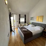 Apartament Levarda *