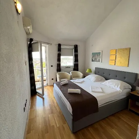 Apartament Levarda *